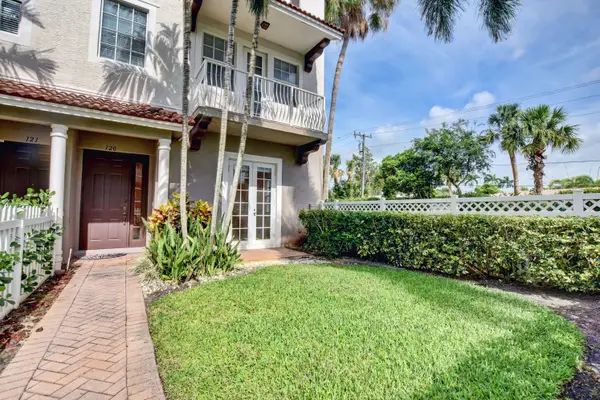 120 Ocean Cay Way, Hypoluxo, FL 33462