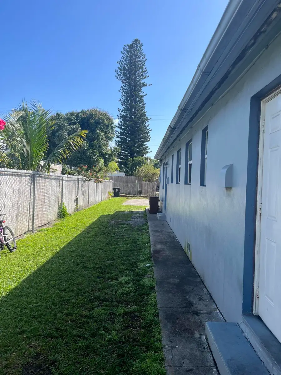 530 S C Street W, Lake Worth Beach, FL 33460 - #3