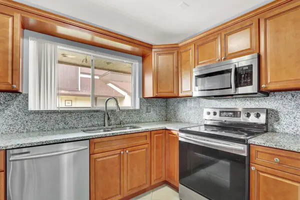 5272 Bosque Lane #31, West Palm Beach, FL 33415