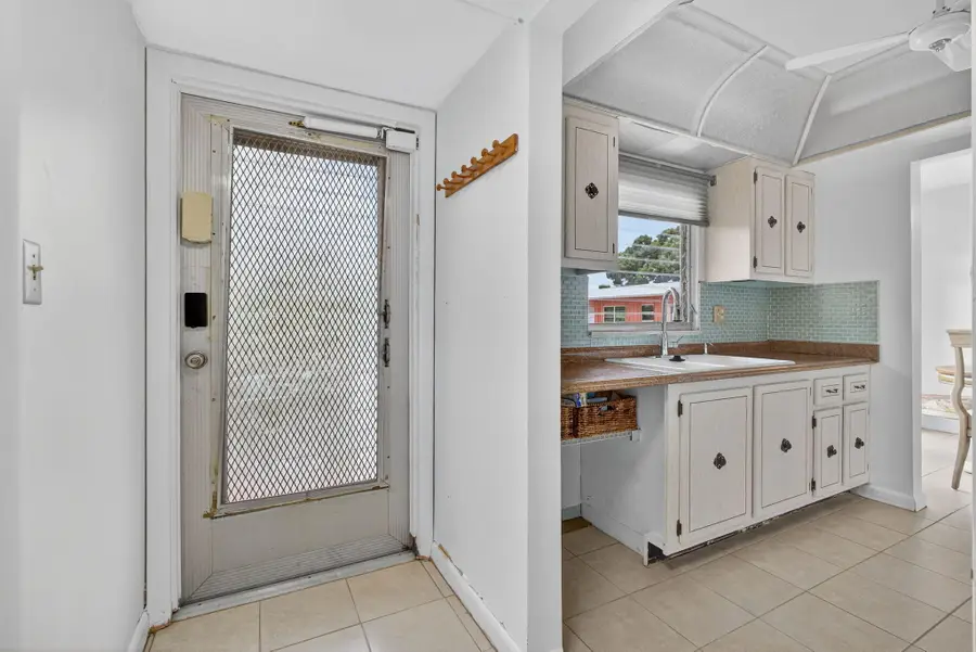 26 Golfs #F, West Palm Beach, FL 33417 - #2