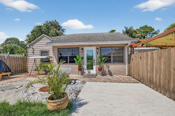 425 Broward Avenue, Greenacres, FL 33463