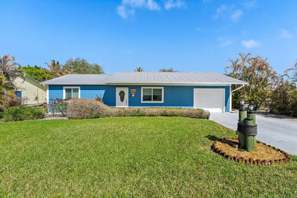 8913 SE Sandridge Avenue, Hobe Sound, FL 33455
