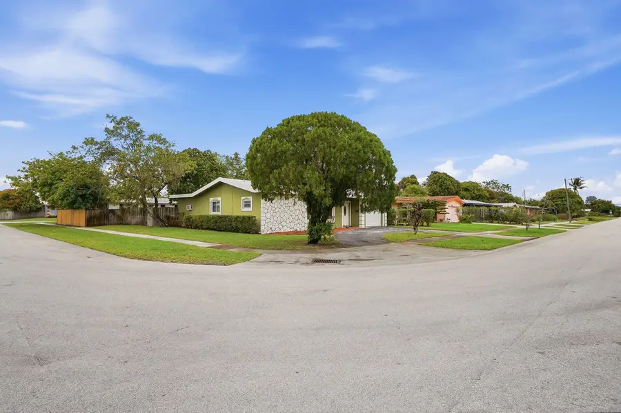 2301 NW 37th Avenue, Lauderdale Lakes, FL 33311 - #2