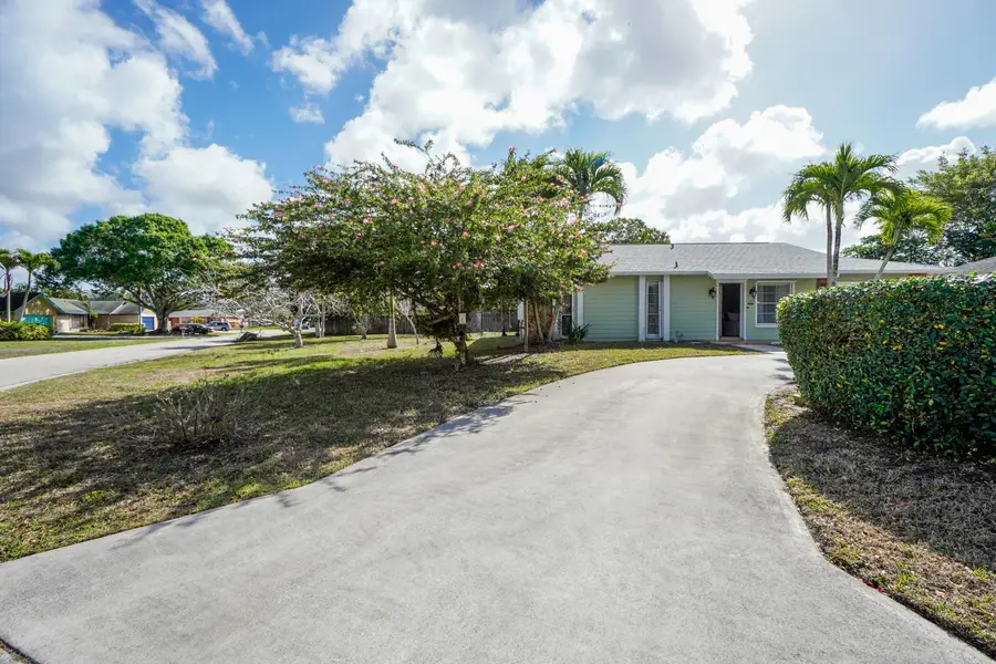 120 W Swan Pkwy W, Royal Palm Beach, FL 33411 - #2