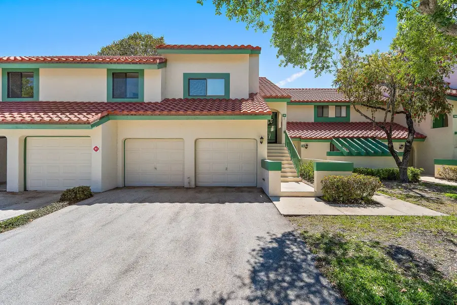 19 Lexington Lane W, Palm Beach Gardens, FL 33418 - #2