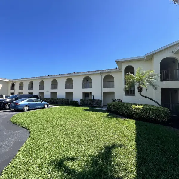 1860 Robalo Drive #104, Vero Beach, FL 32960