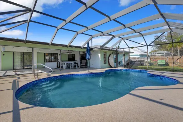 879 SE Carnival Avenue, Port St Lucie, FL 34983