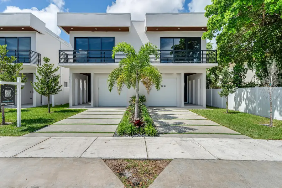 919 NE 17th Terrace #A, Fort Lauderdale, FL 33304 - #3