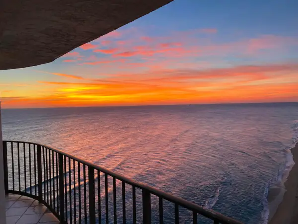 5420 N Ocean Drive #Ph2, Riviera Beach, FL 33404