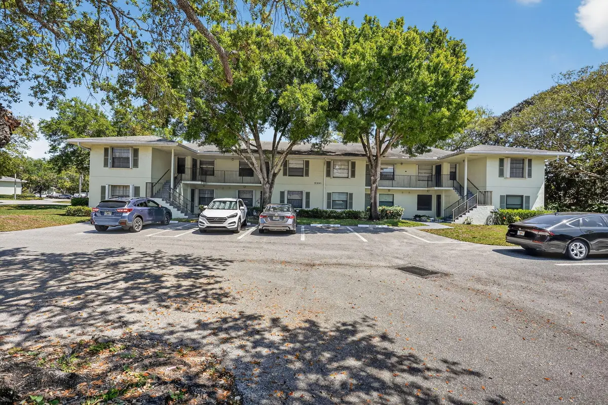 2301 Sabal Ridge Court #H, Palm Beach Gardens, FL 33418 - #1