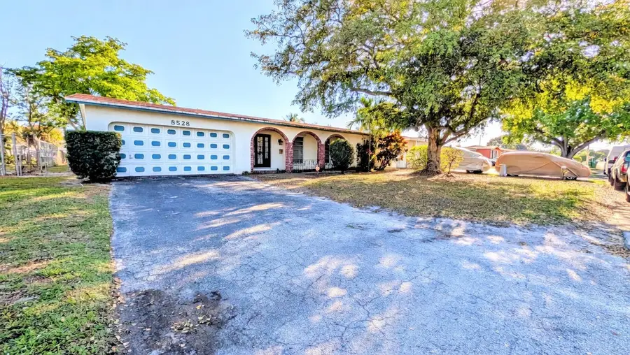 8528 Windsor Drive, Miramar, FL 33025 - #2