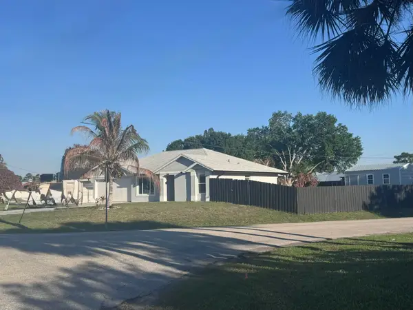 272 SW Crescent Avenue, Port St Lucie, FL 34984