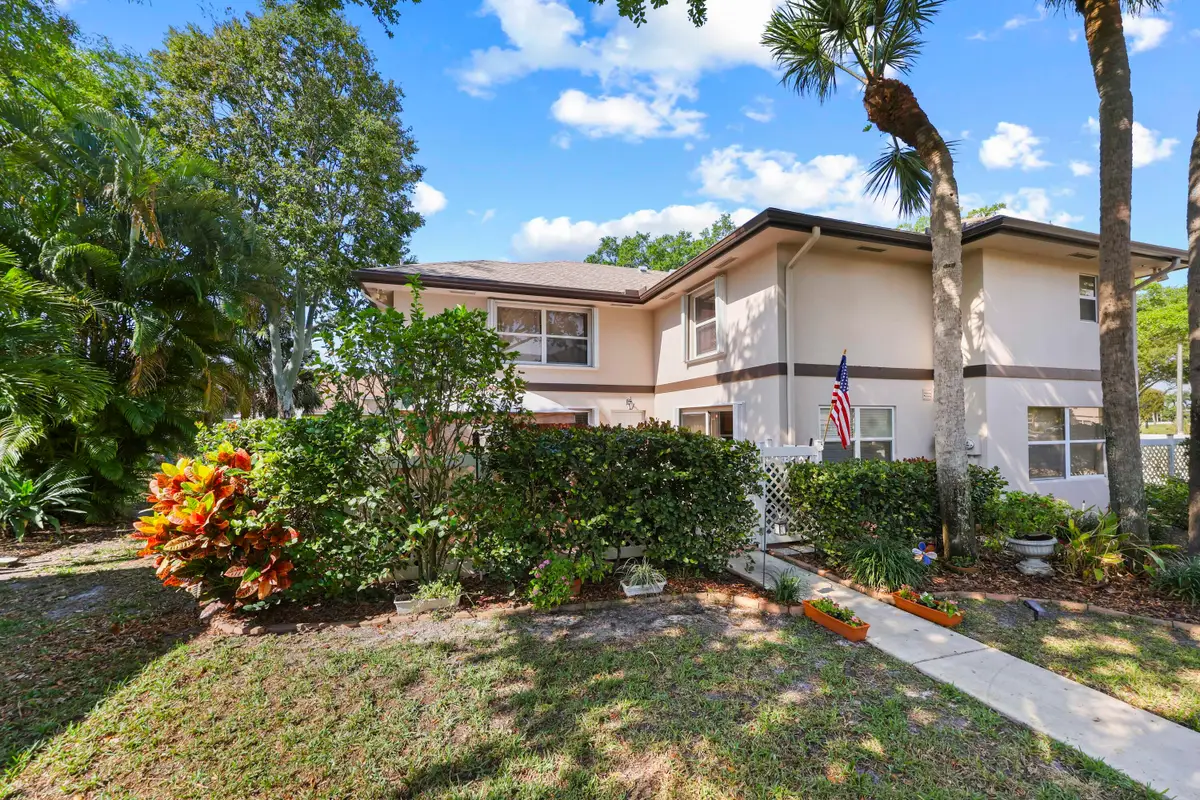 31 Clinton Court #B, Royal Palm Beach, FL 33411 - #1