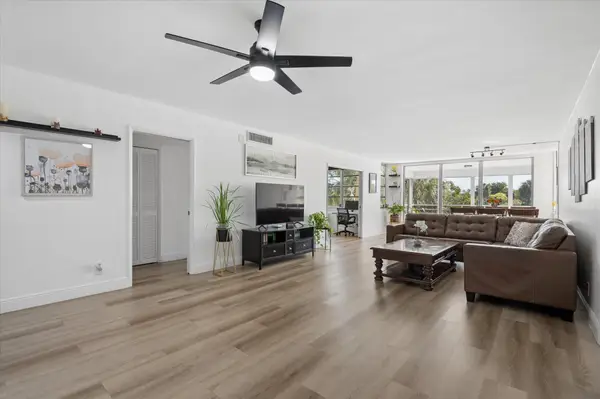 804 Cypress Grove Lane, Pompano Beach, FL 33069