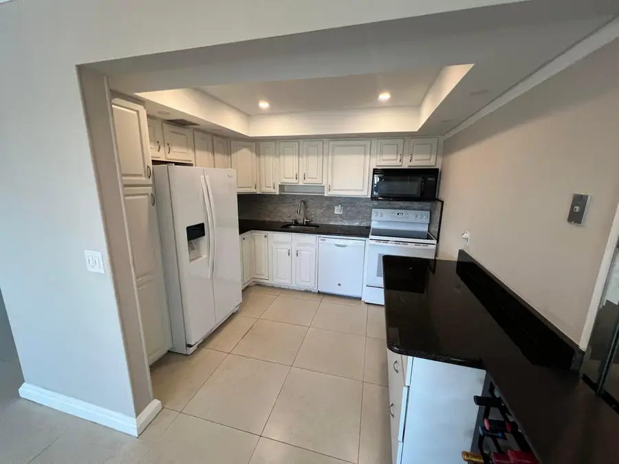 413 Greenbrier A, West Palm Beach, FL 33417 - #3