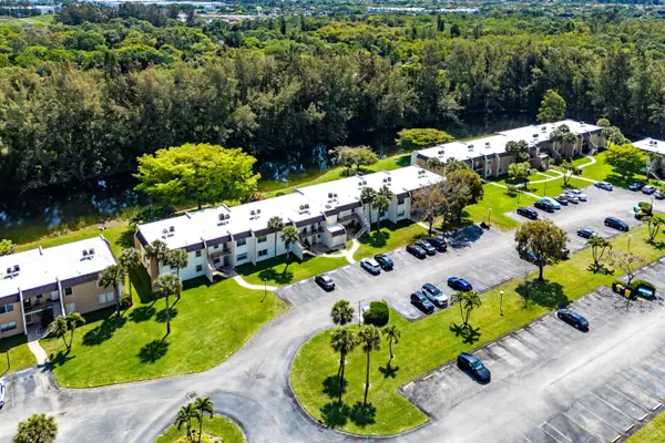 130 Lake Meryl Drive #228, West Palm Beach, FL 33411