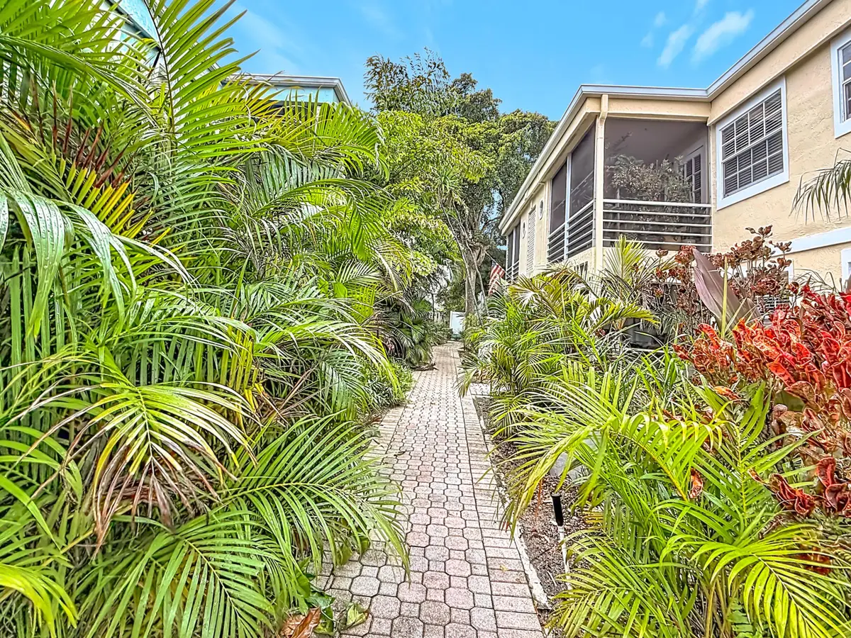 305 SE 11th Avenue, Pompano Beach, FL 33060 - #1