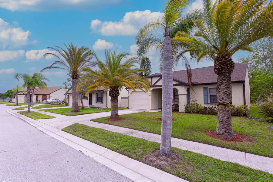 2344 SE Breckenridge Circle, Port Saint Lucie, FL 34952 - #2