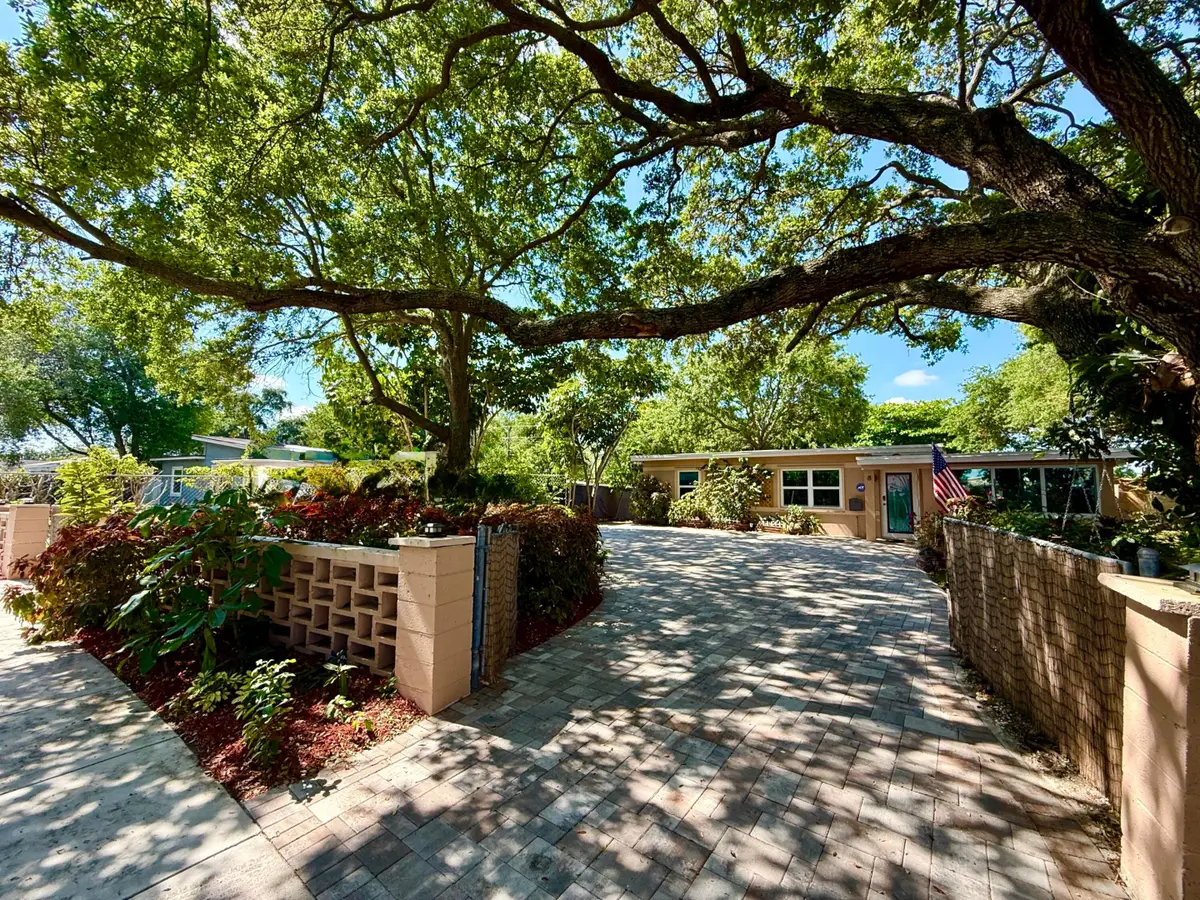 8 Edmund Road, West Park, FL 33023 - #1