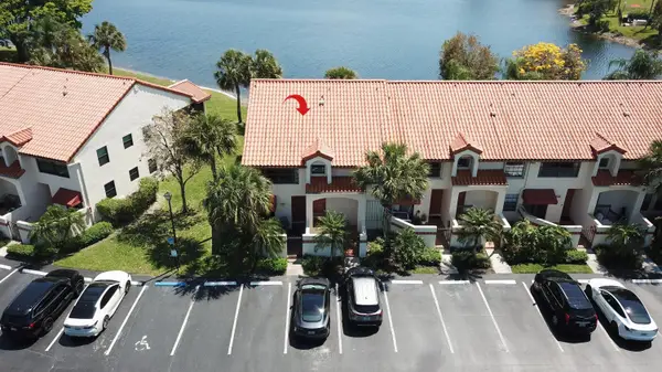 302 Liberty Court, Deerfield Beach, FL 33442