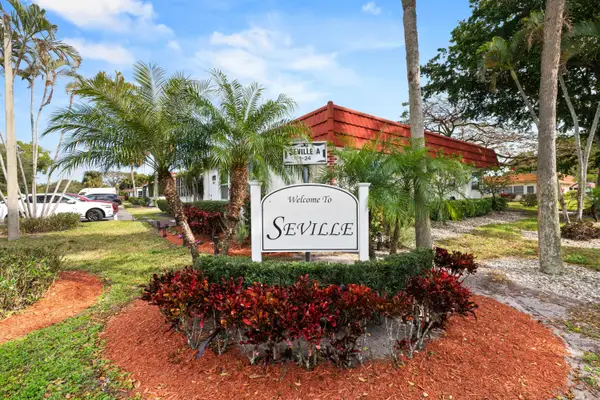 4 Seville Terrace #4, Delray Beach, FL 33446