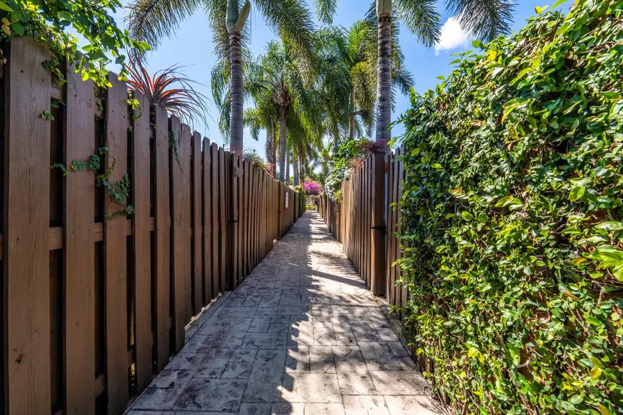 1200 NE 17th Court, Fort Lauderdale, FL 33305 - #2