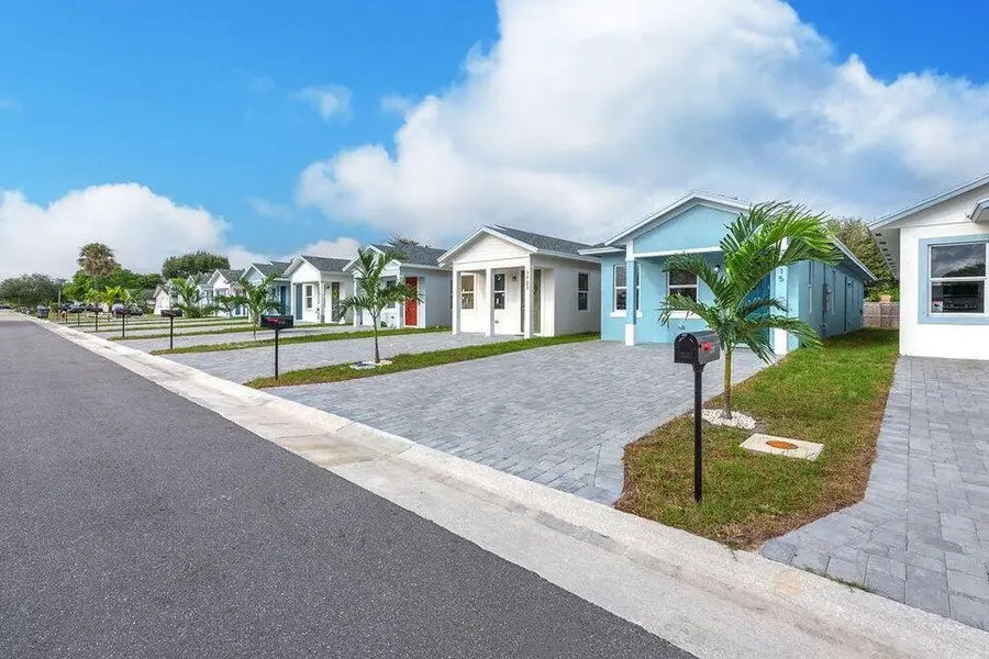 2647 Hiawatha Avenue, West Palm Beach, FL 33409 - #2