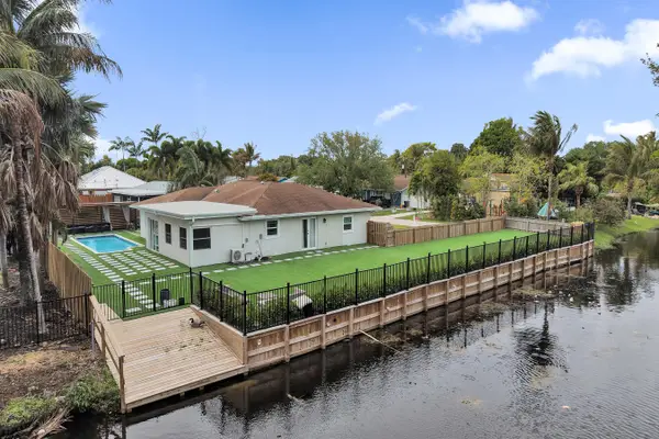 3268 Sapphire Road, Lake Worth, FL 33462