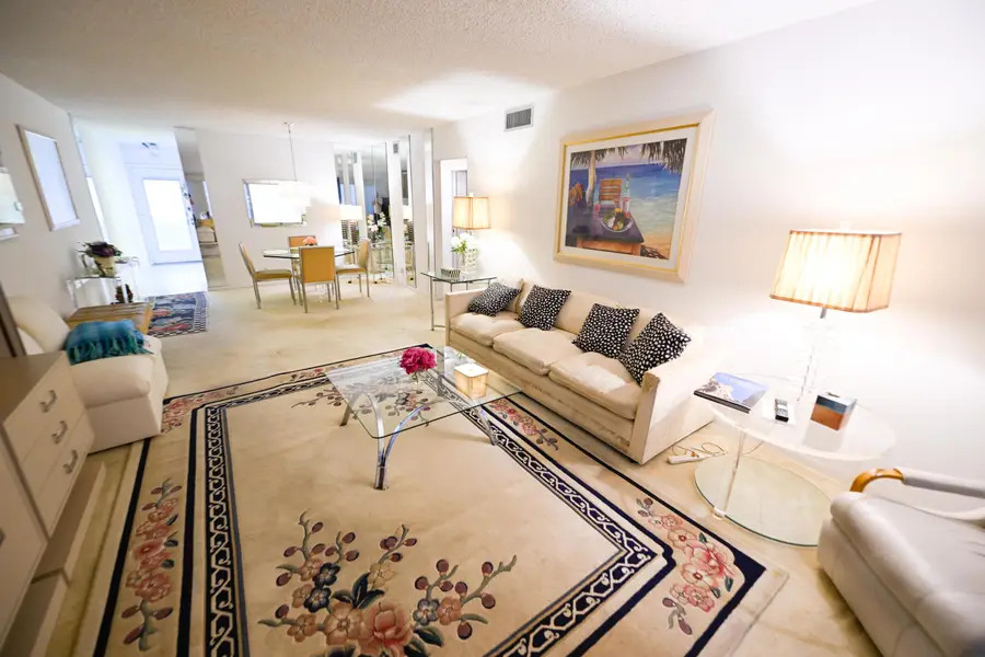 2901 Victoria Circle #J1, Coconut Creek, FL 33066 - #3