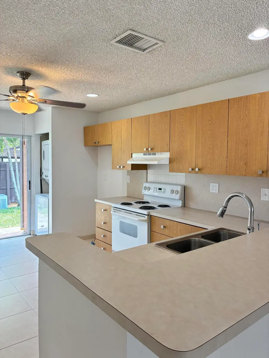 2301 Buttonwood Avenue, Pembroke Pines, FL 33026 - #2