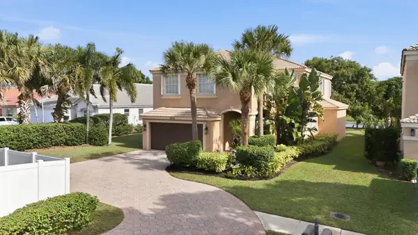 2462 Westmont Place, Royal Palm Beach, FL 33411