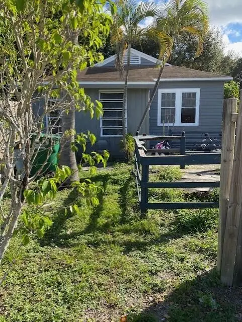 102 NW 28th Way, Fort Lauderdale, FL 33311