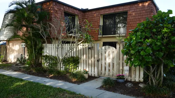 273 Arabian Road #273, Palm Springs, FL 33461