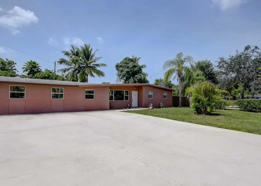 612 Hibiscus Drive, Royal Palm Beach, FL 33411 - #2