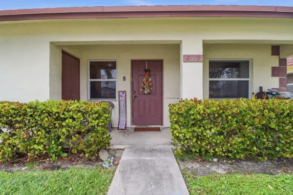 209 NE 35th Street, Oakland Park, FL 33334