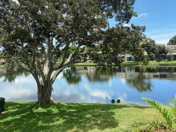 134 Wimbledon Lakes Drive, Plantation, FL 33324