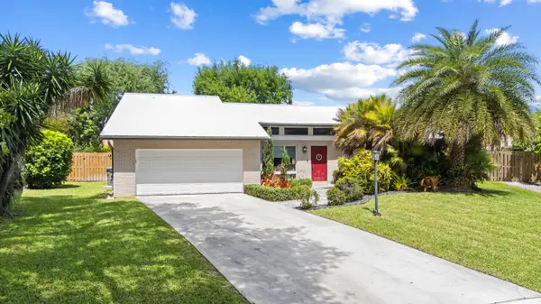 21521 E Hollandaire Dr Drive E, Boca Raton, FL 33433