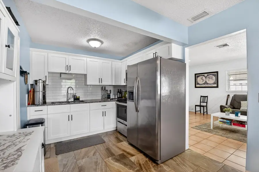 5721 Coconut Road, West Palm Beach, FL 33413 - #2