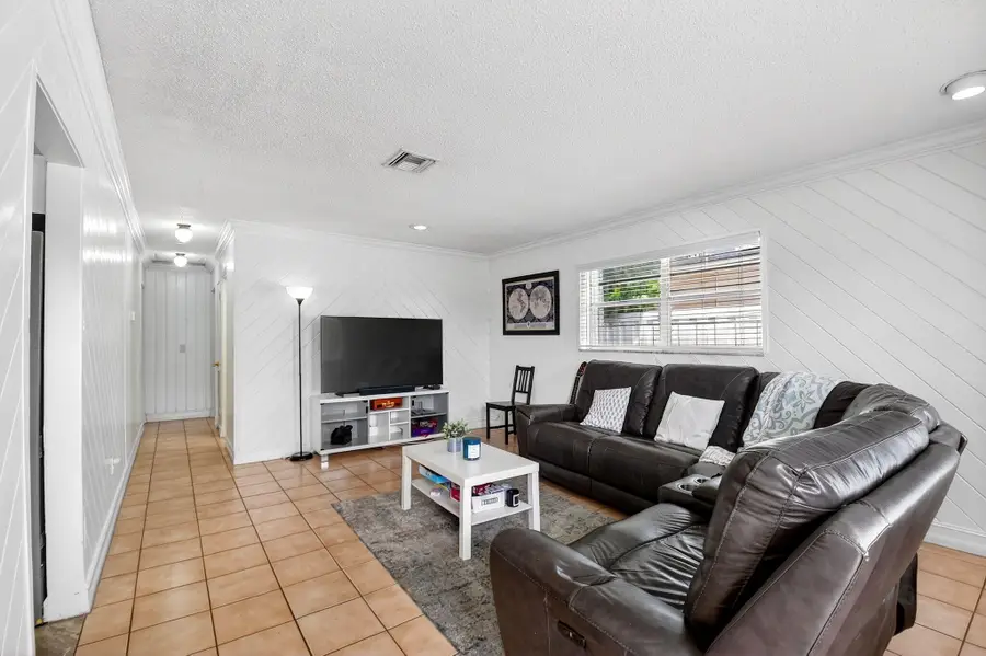 5721 Coconut Road, West Palm Beach, FL 33413 - #3