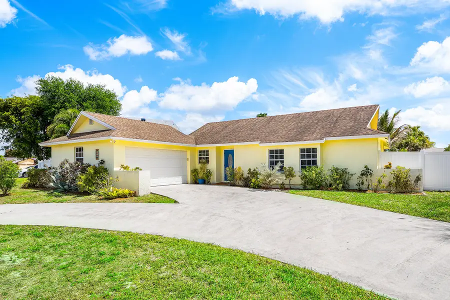 246 Natchez Court, Royal Palm Beach, FL 33411 - #2