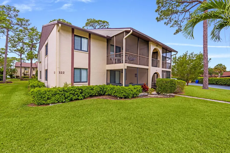 322 Knotty Pine Circle #D2, Greenacres, FL 33463 - #3