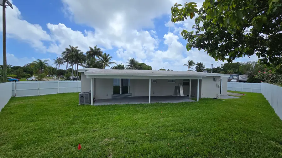 591 Seagrape Road, Lantana, FL 33462 - #2