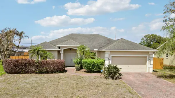 825 SW Mccracken Avenue, Port St Lucie, FL 34953