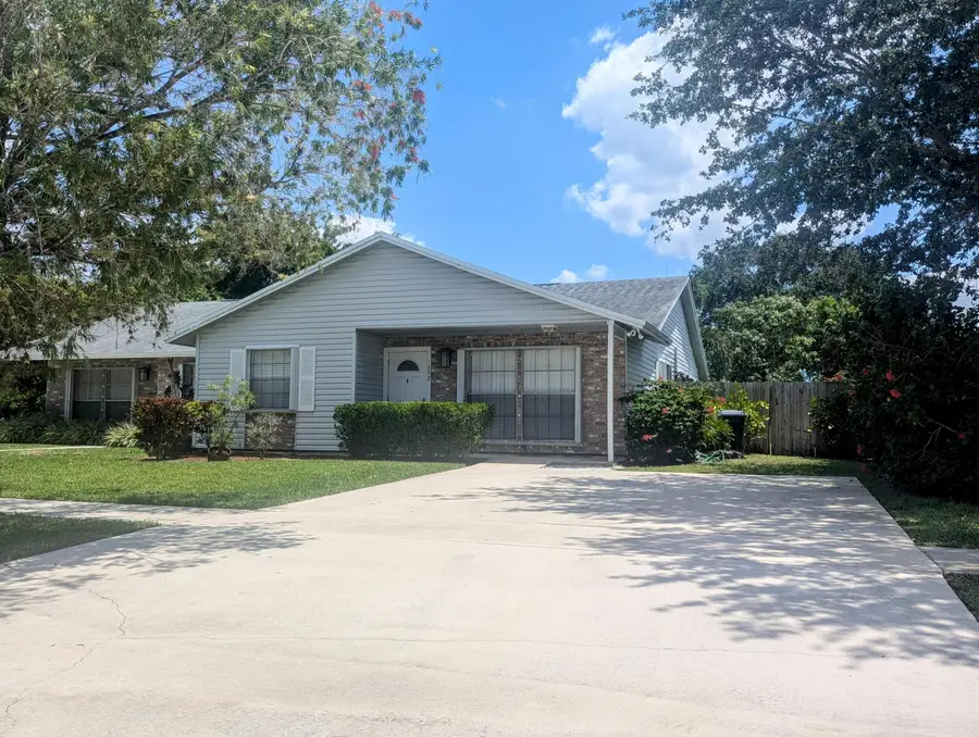 1350 Riverside Circle #Units A And B, Wellington, FL 33414 - #2