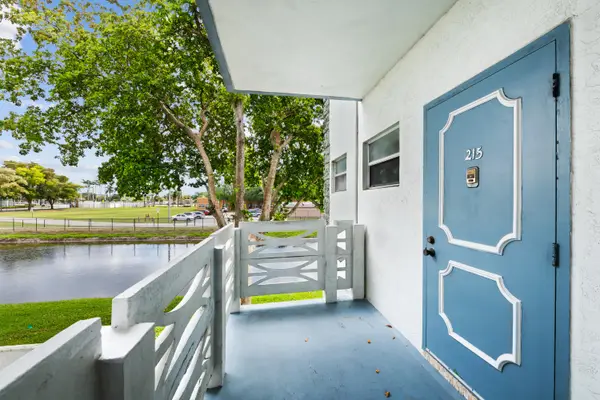 4050 NW 42nd Avenue #215, Lauderdale Lakes, FL 33319