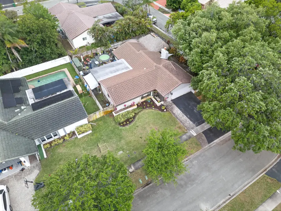 9696 NW 28th Place, Coral Springs, FL 33065 - #2