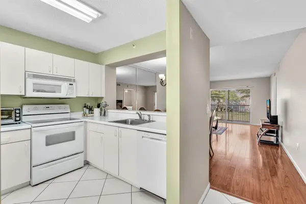 9537 Weldon Circle #I213, Tamarac, FL 33321