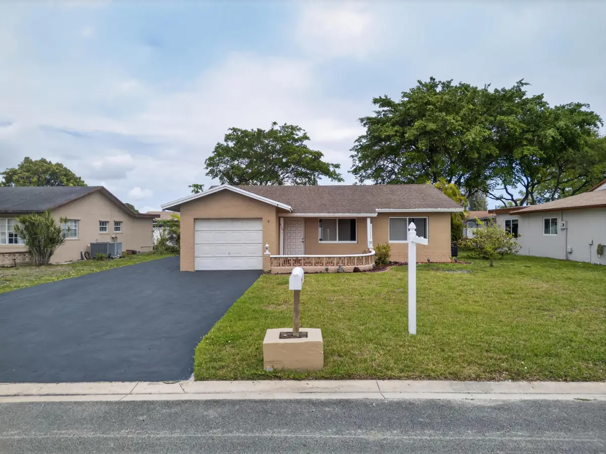 8104 NW 94th Avenue, Tamarac, FL 33321 - #1