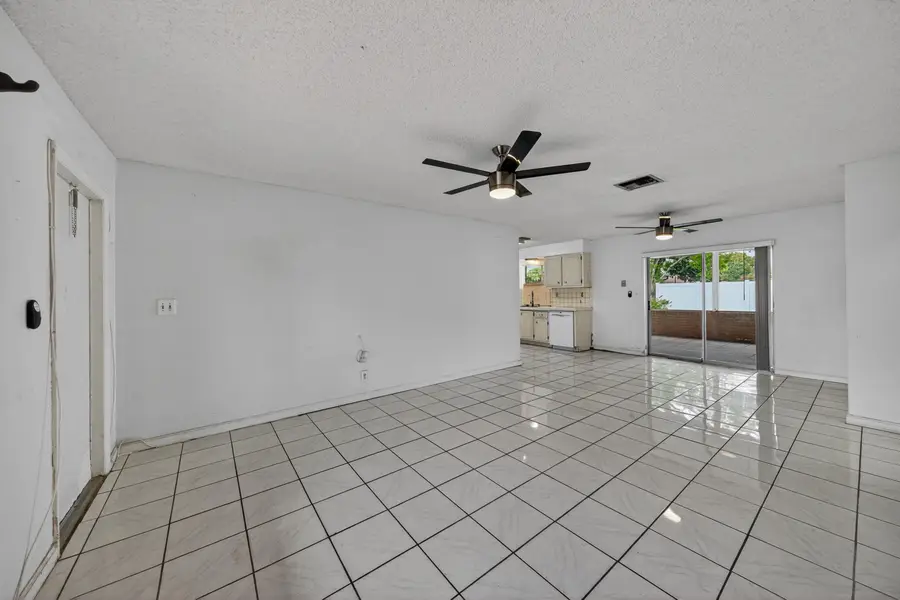 8104 NW 94th Avenue, Tamarac, FL 33321 - #3