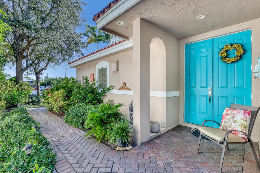 2560 NE 11th Street, Pompano Beach, FL 33062 - #2